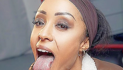 Ebony hottie taking sexy blowjob in VR pornography