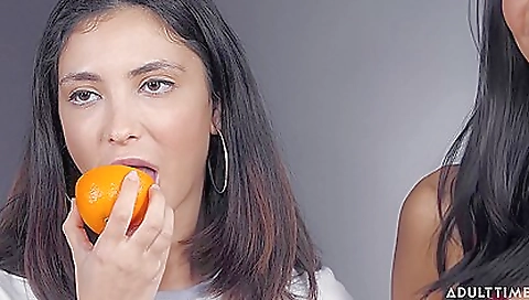 The Oral Experiment: Emily with Jane Wilde and Emily Willis