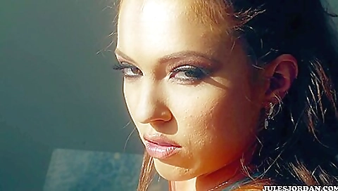 Brunette loves cumshots and she loves to get fucked