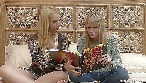 Hairy big boobs blondes are having lesbian threesome