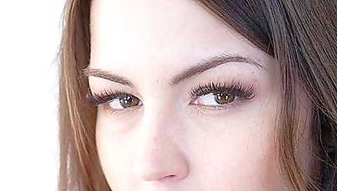 Cute babe with big boobs plays with toys in solo porn