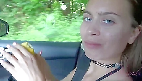 Hot amateur blonde enjoys deep throat on the beach